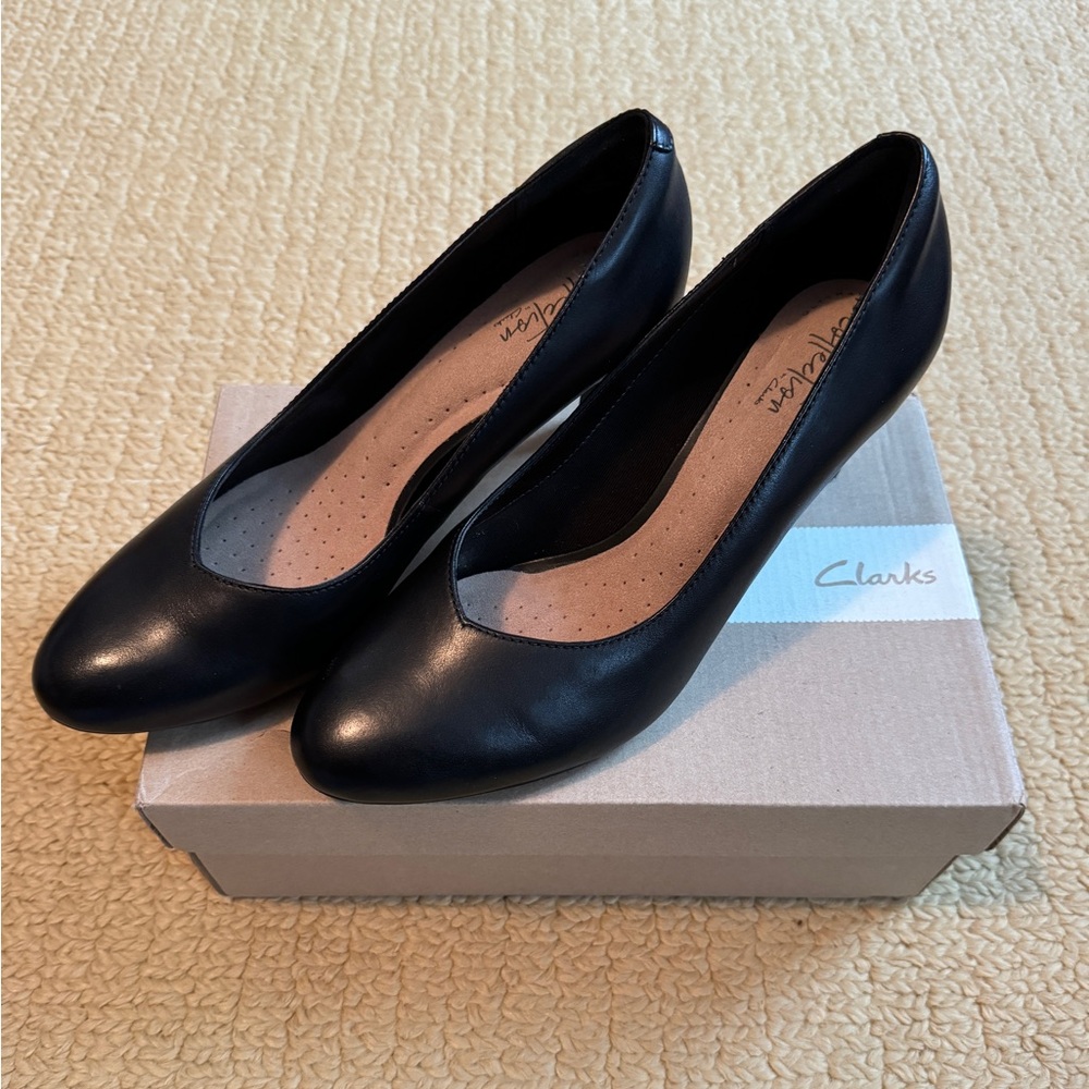 NIB Clark’s Women’s Dancer Nolin Black Leather Pump Size 8.5M